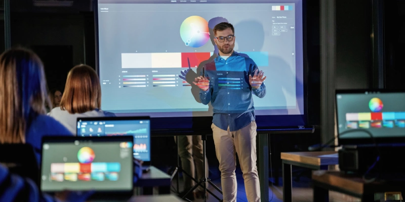 Top 5 Benefits of Using Interactive Panels in Teaching
